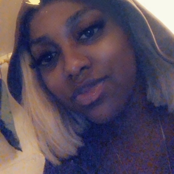 Profile Picture of Shanayia Campbell (@bodgyal123) on Poshmark