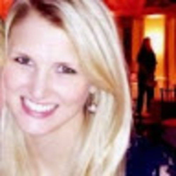 Profile Picture of Kristen Donnally (@kmdonnally) on Poshmark