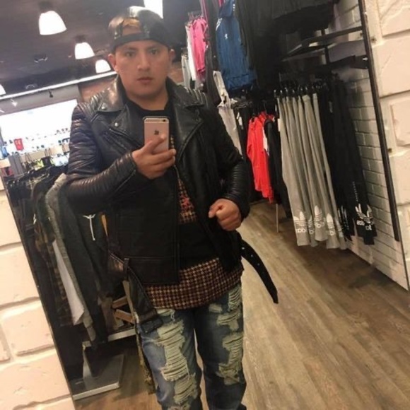 Profile Picture of Johnny Montero (@johnnymontero) on Poshmark