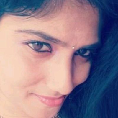 Profile Picture of Richa_Srivastava (@julianne.lowee) on Tiktok