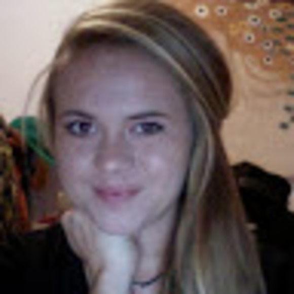 Profile Picture of Kerianne Malm (@k_malm) on Poshmark