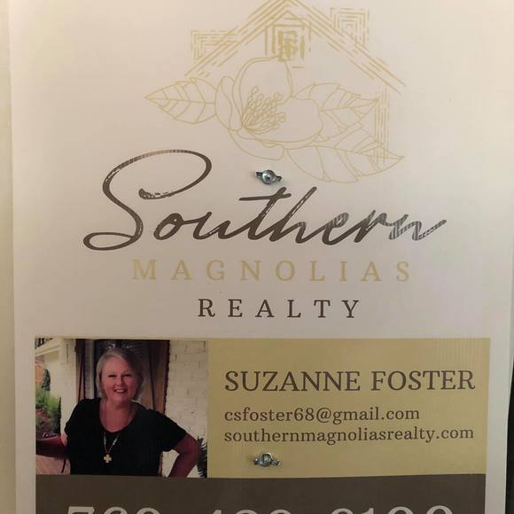 Profile Picture of Suzanne Foster (@suzyprn2) on Poshmark