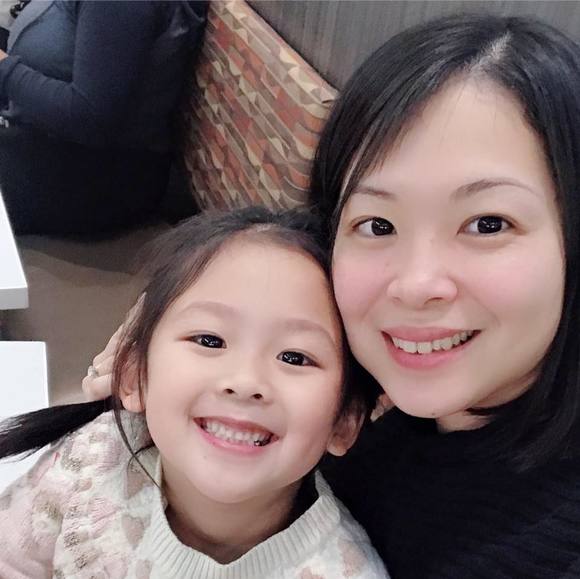 Profile Picture of Yan Zheng (@summerdreamer) on Poshmark