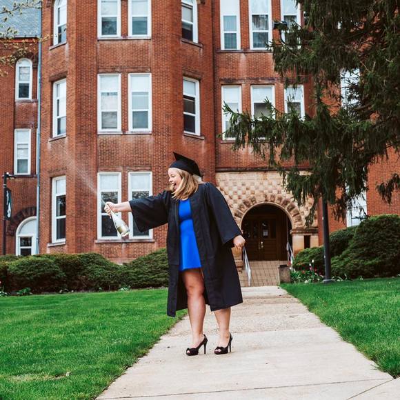 Brenna Houpt - Poshmark Profile Picture of Brenna Houpt (@brennah5272) on Poshmark