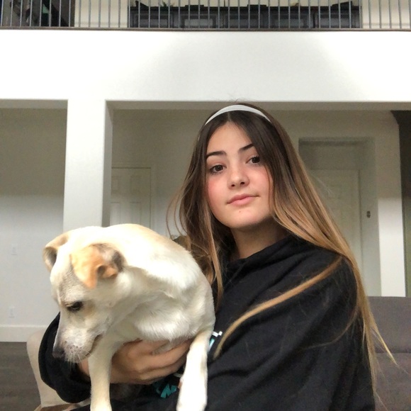 Profile Picture of Reagan Seleno (@reagannseleno) on Poshmark