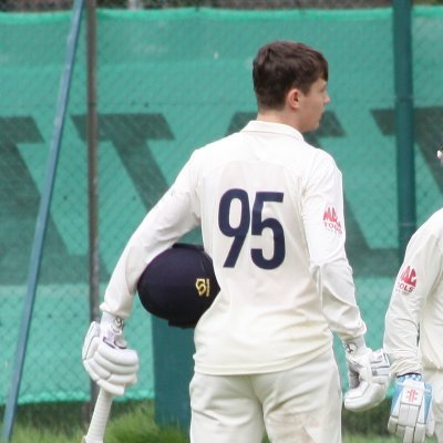 Profile Picture of Helen Crabtree 🐝 (@HelenCrabtree5) on Twitter