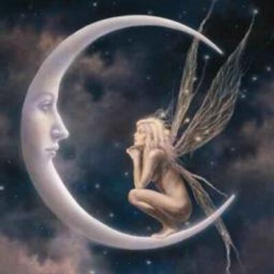 Profile Picture of Eva Cárdenas Falcón (@evawlizabeth) on Twitter