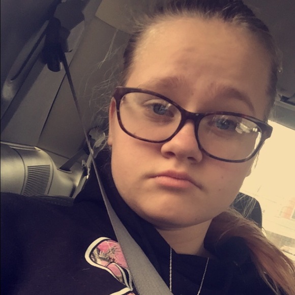 Profile Picture of Brianna Deemer (@beefandnick123) on Poshmark