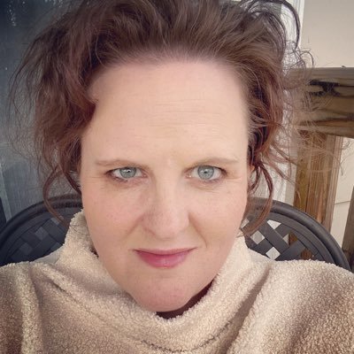 Profile Picture of Stephanie Nelson (@stephanienels) on Twitter