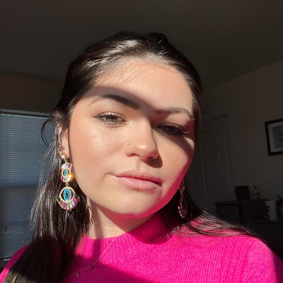 Profile Picture of Lily Ferguson (@lilymarief21) on Poshmark