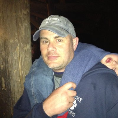 Profile Picture of Jeffrey Brewer (@LHSprincpl) on Twitter