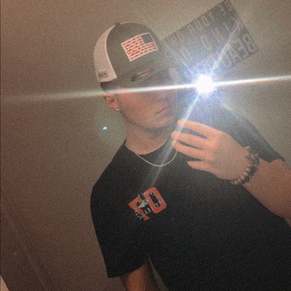 Profile Picture of Branson Cecil (@bransoncecil5) on Poshmark