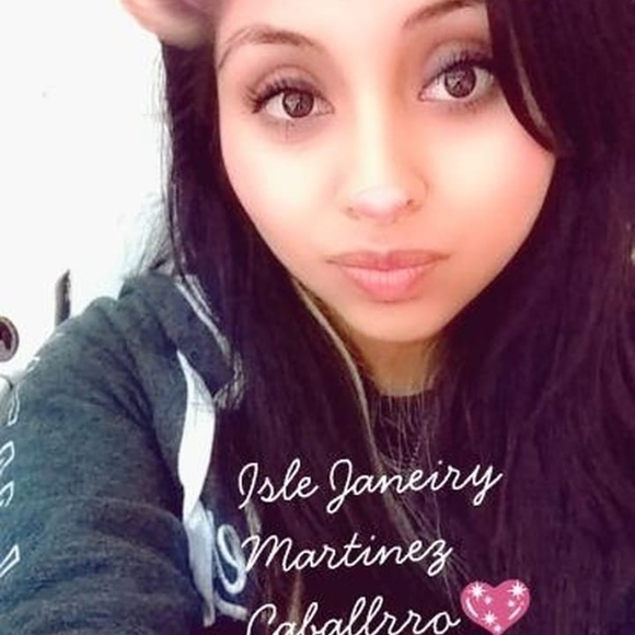 Profile Picture of Ilse Martinez (@ilsemartinez485) on Poshmark