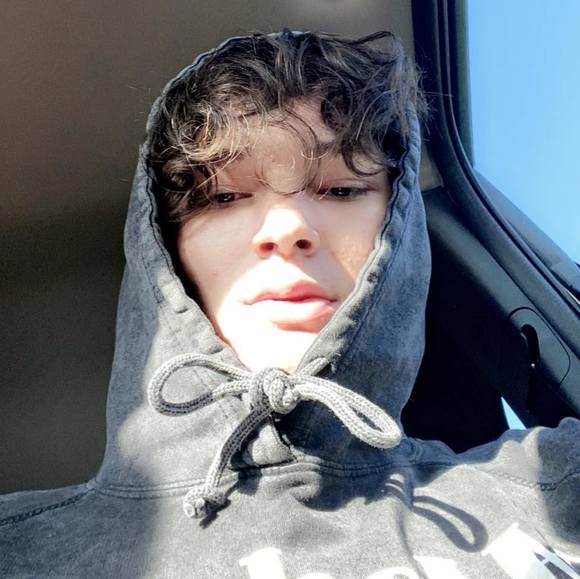 Profile Picture of Dylan Byrne (@dylan_byrne) on Poshmark