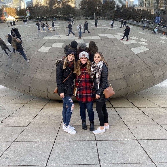 Profile Picture of Sierra Krocker (@sierra_krocker) on Poshmark