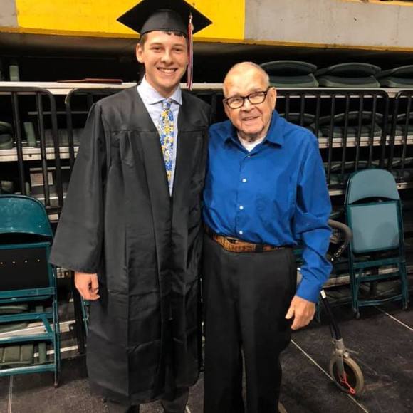 Profile Picture of Erich Bledsoe (@erichjbledsoe) on Poshmark