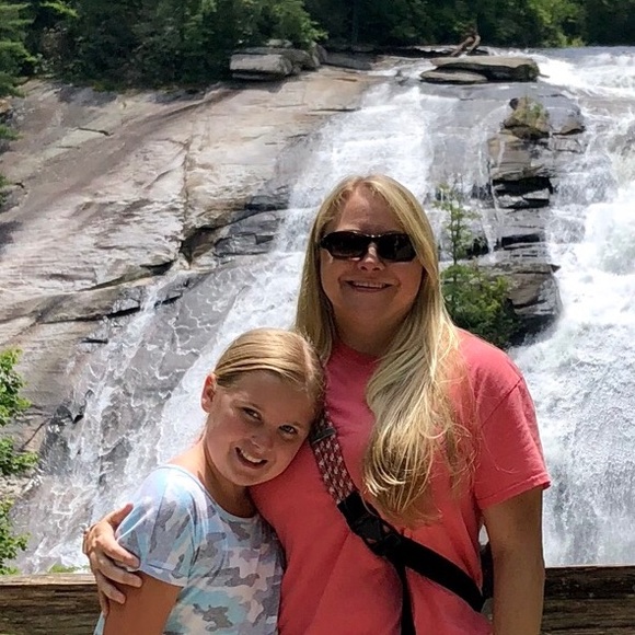 Profile Picture of Kathy Hartsell (@sonicbluel) on Poshmark