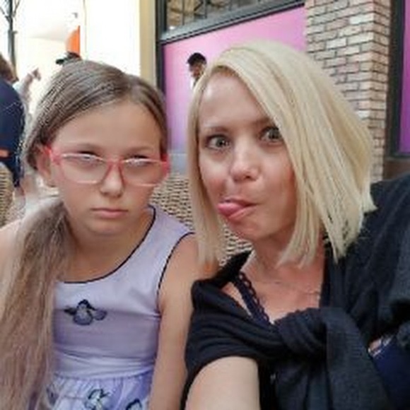 Profile Picture of Blair Cender (@bdcender) on Poshmark