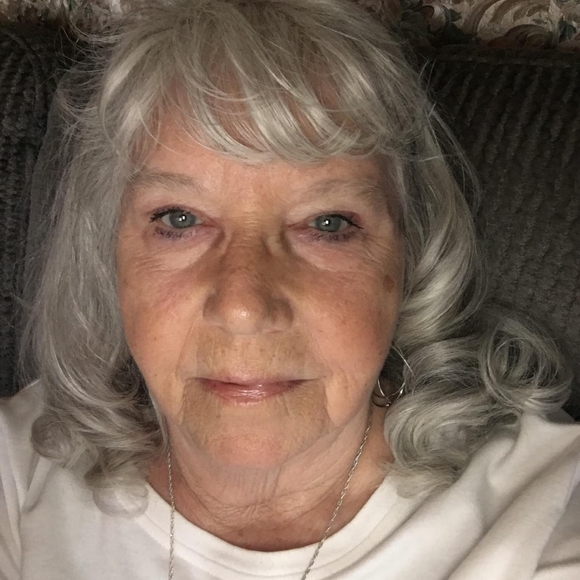 Profile Picture of Joyce Konitzer (@joycekonitzer) on Poshmark