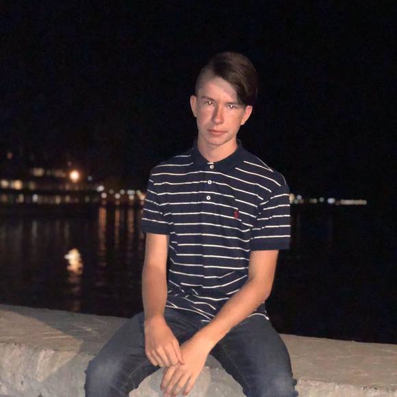 Profile Picture of Josh Berlinguette (@jberlinguette) on Poshmark