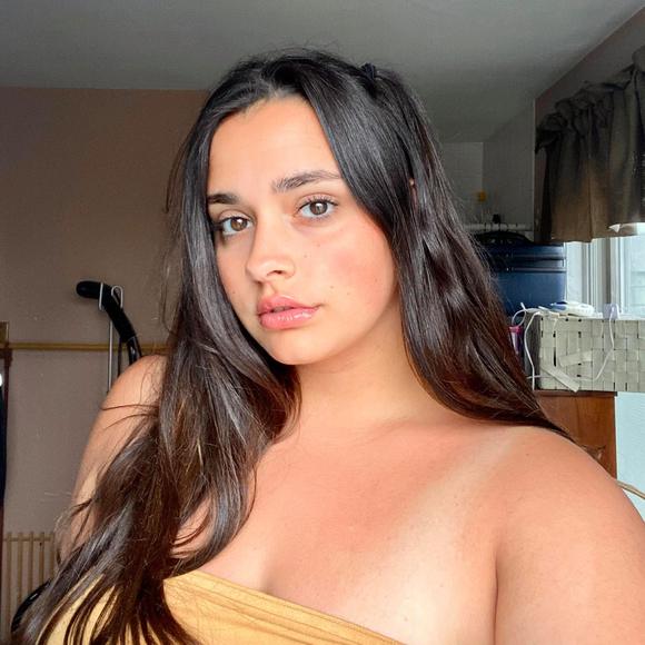 Profile Picture of Elena Branley (@enb3) on Poshmark