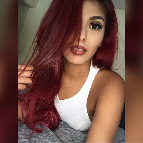 Profile Picture of Cassandra Tovar (@sanddrraaa) on Poshmark