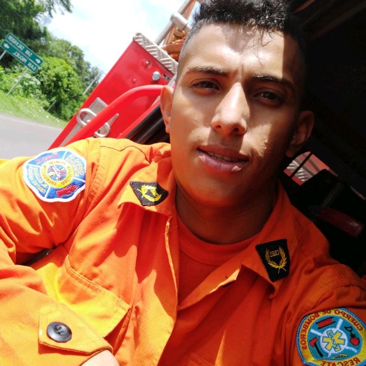 Profile Picture of david giron (@davidgiron32) on Tiktok