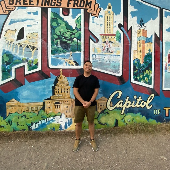 Profile Picture of Aaron Gallardo (@aahaahron) on Poshmark