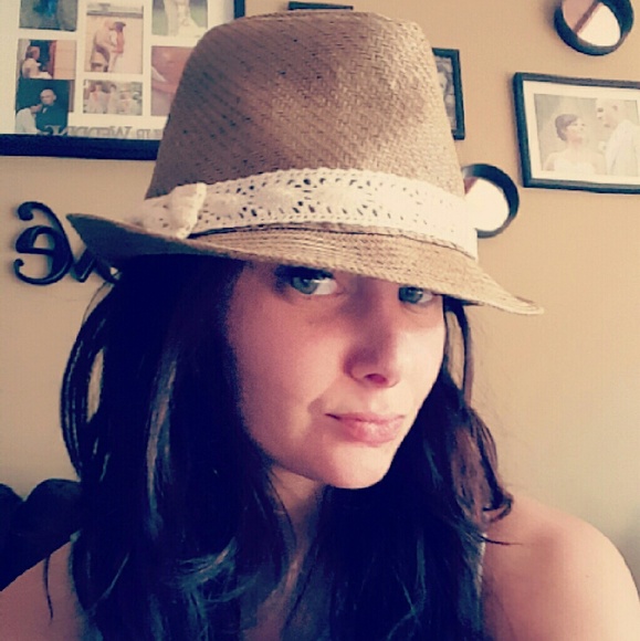 Profile Picture of Whitney Summers (@whitney909) on Poshmark
