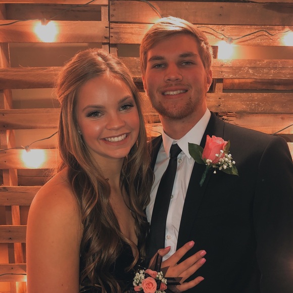 Profile Picture of Audrey Hale (@audreyhale1) on Poshmark