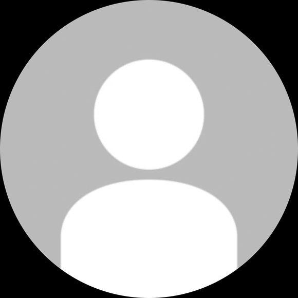 Profile Picture of Alifia Hajiani (@00ah00) on Poshmark