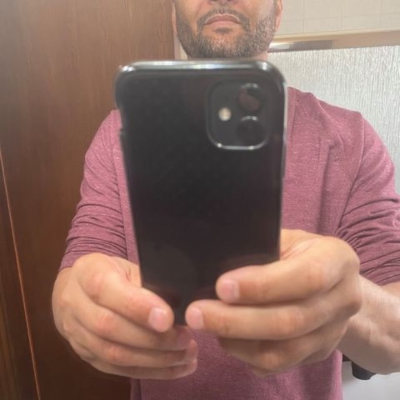 Profile Picture of Kenneth Thomson (@kenneththoms512) on Poshmark