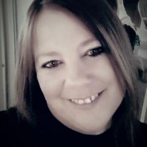 Profile Picture of Lori Teter (@tetersue) on Twitter