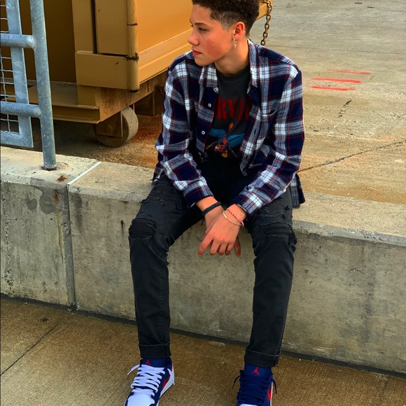 Profile Picture of Eli Nardinocchi (@elinardinocchi) on Poshmark