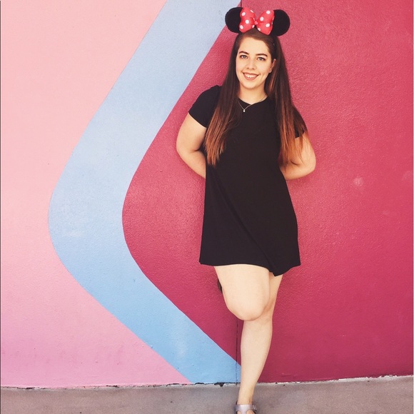 Profile Picture of Paula Sundby (@paularebecca) on Poshmark