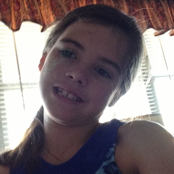 Profile Picture of Macy Grantland (@macy1201) on Poshmark