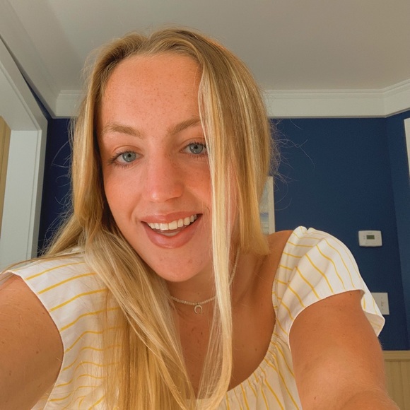 Profile Picture of Chloe Morrison (@chloeemorrison) on Poshmark