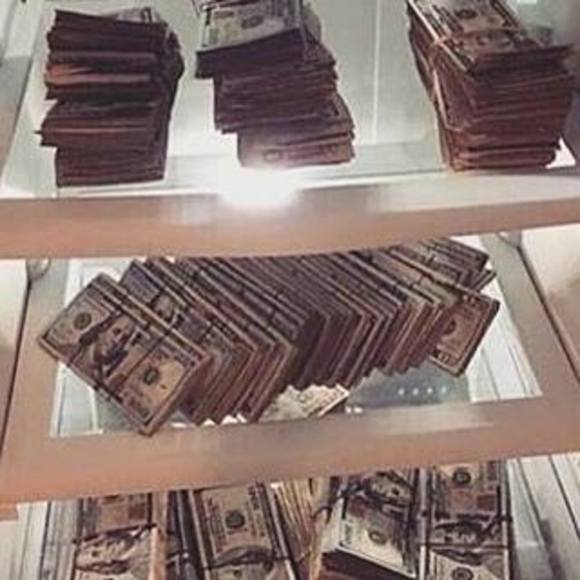 Profile Picture of David Sarratt (@bigjohnceo) on Poshmark