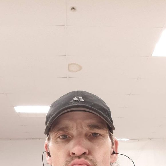 Profile Picture of Stephen Swift (@stephenswift) on Poshmark