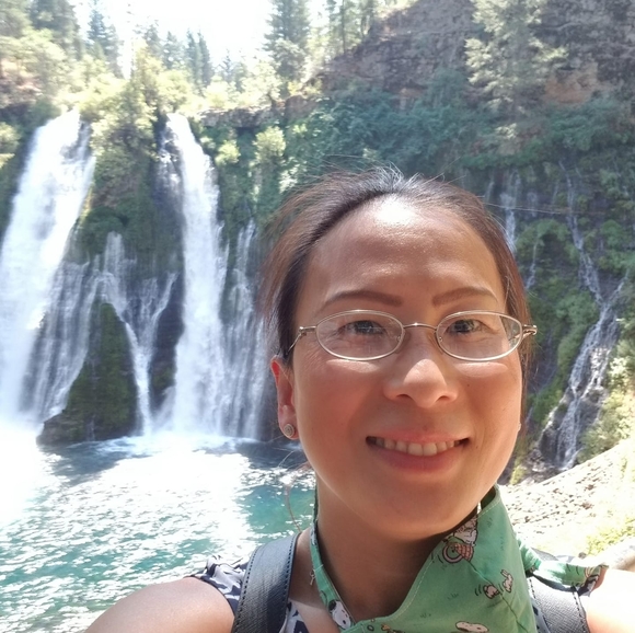 Profile Picture of Genesis-hope Chang (@pakou_chang) on Poshmark