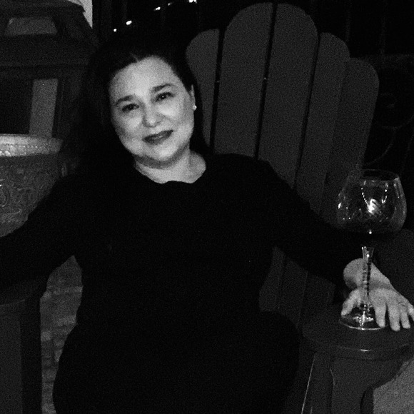 Profile Picture of Claudia Rufino (@claudia01) on Poshmark