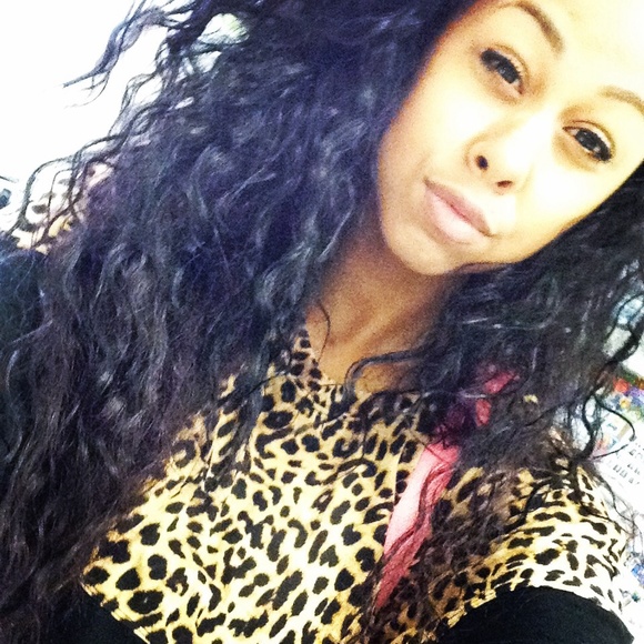 Profile Picture of Jonae Zurn (@jennessamarie) on Poshmark