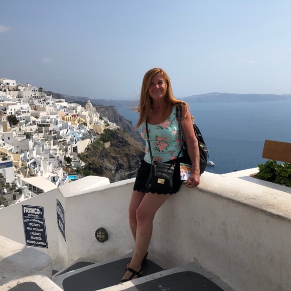 Profile Picture of Carol Glashoff (@carolglashoff) on Poshmark