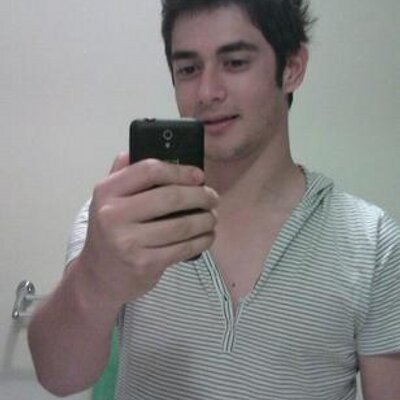 Profile Picture of Nick Perrone (@FlyFire) on Twitter