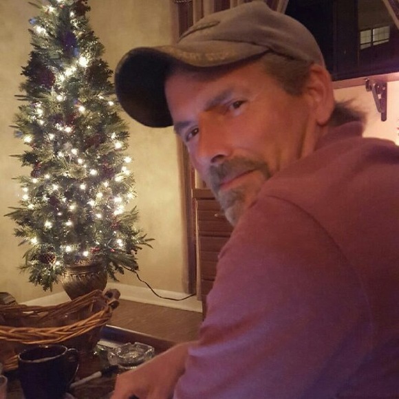 Profile Picture of Robert Taliaferro (@r_taliaferro) on Poshmark