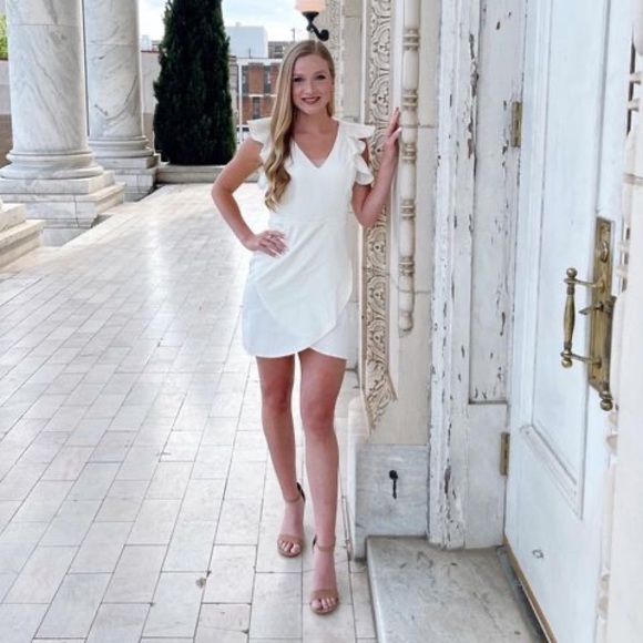 Courtney Zajic - Poshmark Profile Picture of Courtney Zajic (@courtneyzajic) on Poshmark