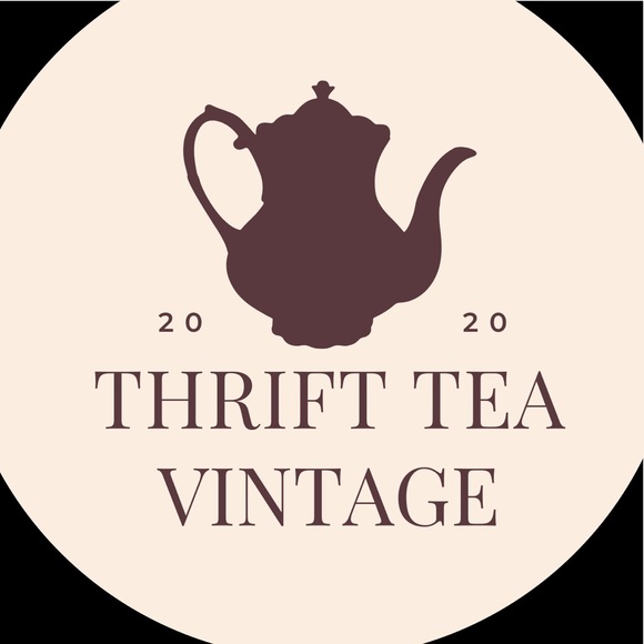 Profile Picture of Tia Winnicki (@thrift_teacup) on Poshmark