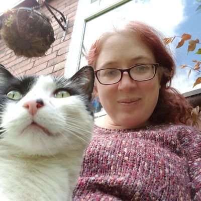 Profile Picture of Catherine Bates (@Cathpuppeteer) on Twitter