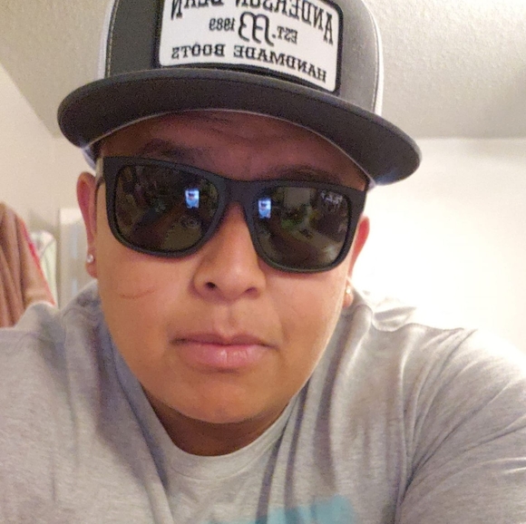 Profile Picture of Cley Rodrigez (@cleyrodrigez) on Poshmark