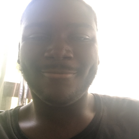 Profile Picture of Darius Hooker (@dariushooker95) on Poshmark